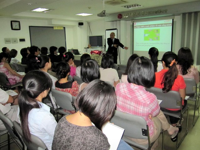 LG-VINA chúng ta là một gia đình (ngày 21-11-2012)